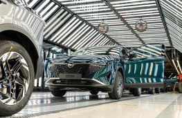 Nissan Qashqai e-POWER, 2025, on the production line at Sunderland